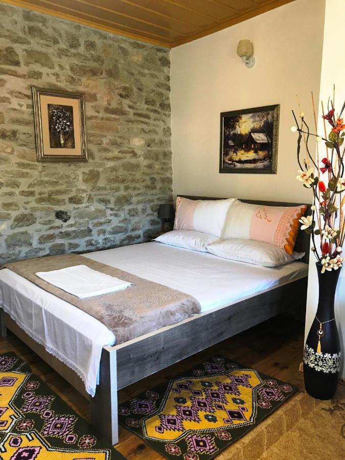The Mosaic House - Shtepia Me Mozaik Hotel Përmet Kültér fotó